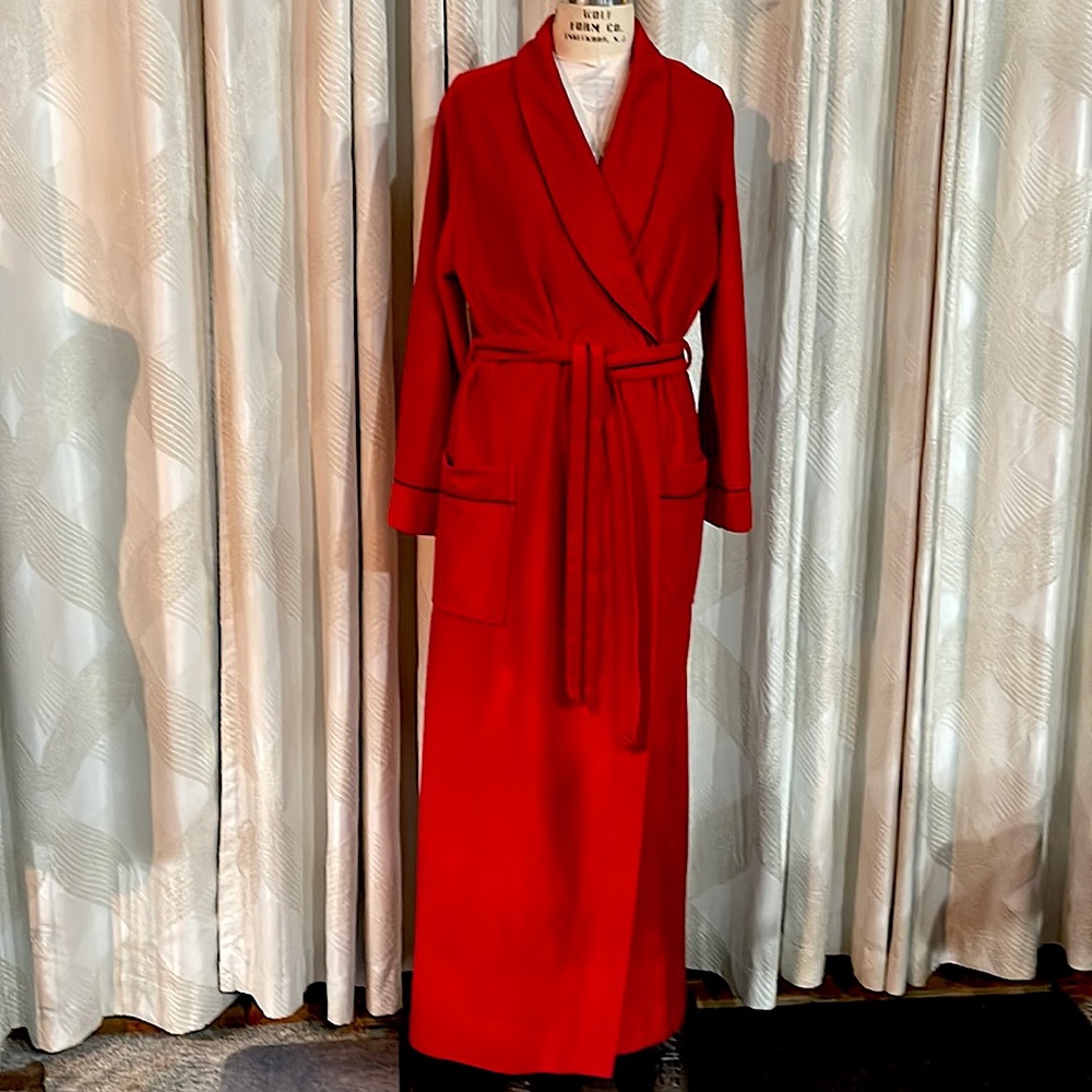 Bill Blass Robe